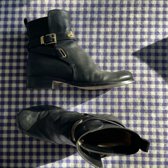 Leather Michael Kors Black Boots with Gold Hardware Size 6 1/2 - Picture 1 of 4